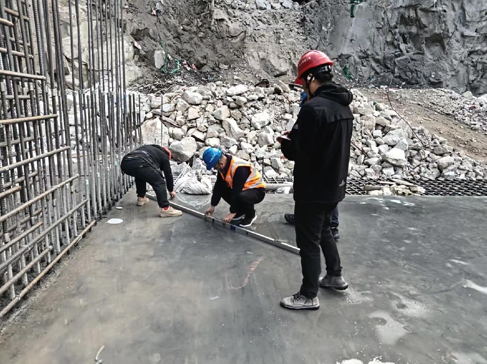 四川大渡河雙江口水電站泄洪系統(tǒng)工程 3#導(dǎo)流洞進(jìn)口閘室過流面混凝土澆筑圓滿完成